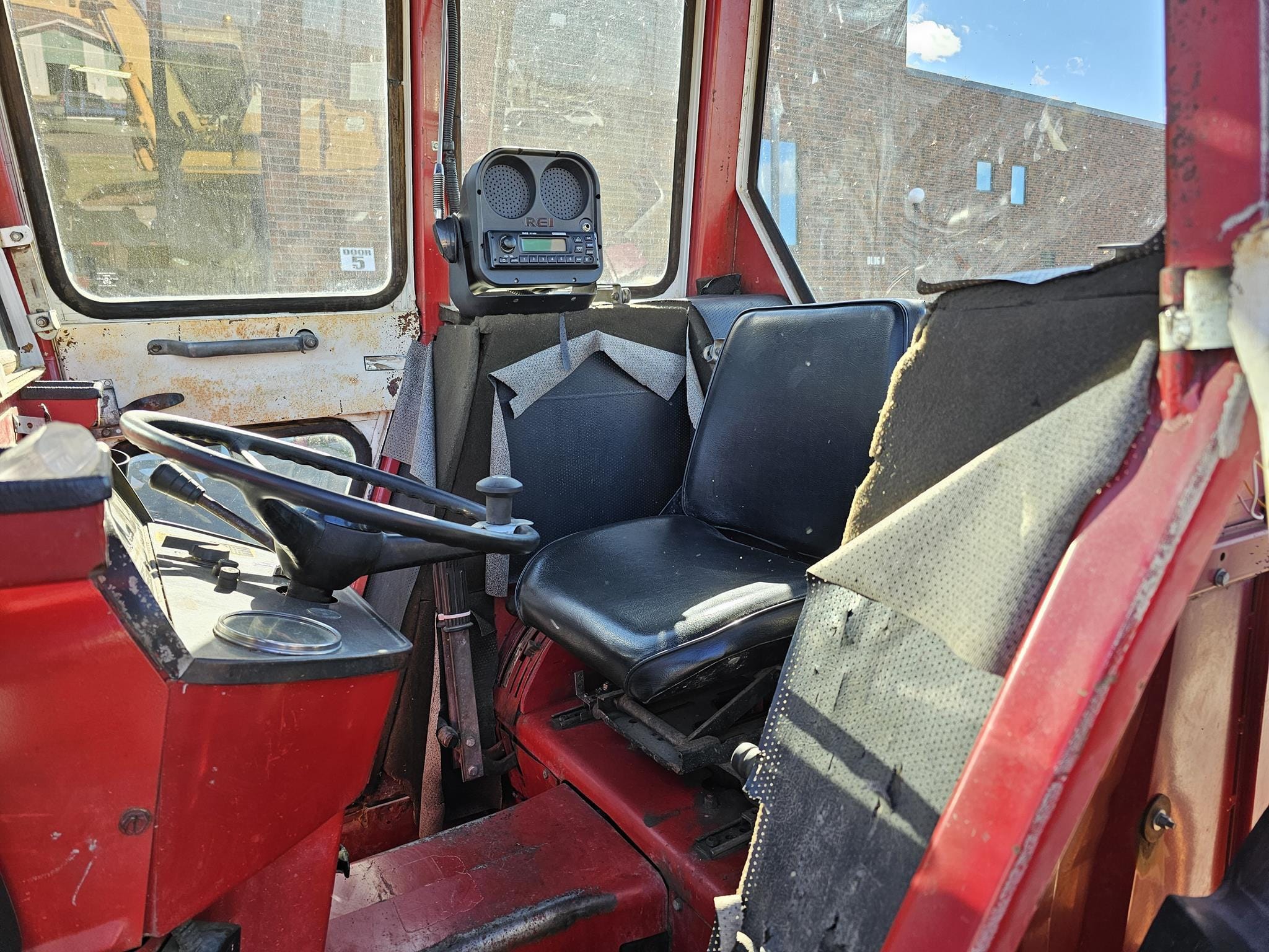 1977 International Harvester 674 Equipment Image0