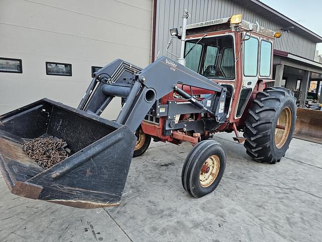 Image of International Harvester 674 equipment image 1