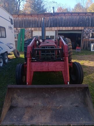 Image of International Harvester 674 equipment image 2