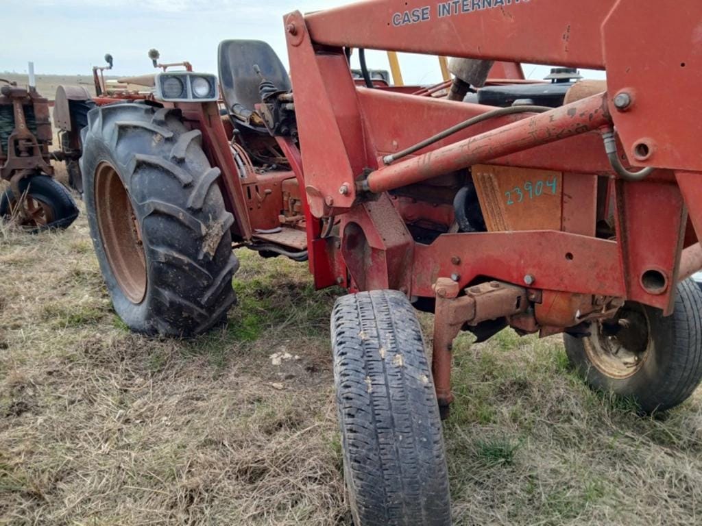 1977 International Harvester 674 Equipment Image0