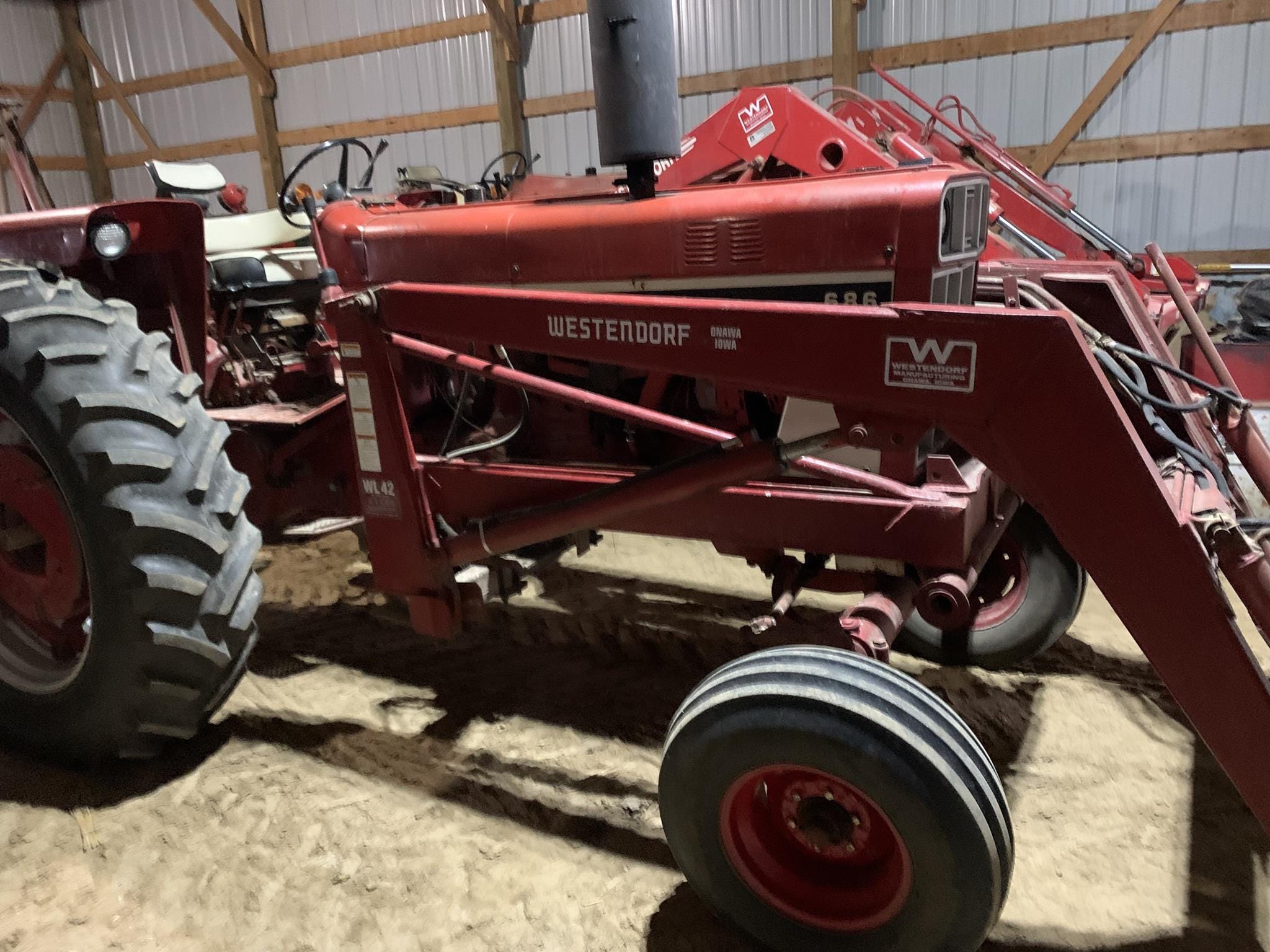 1977 International Harvester 686 Equipment Image0