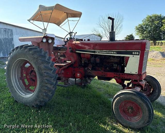 Image of International Harvester 686 equipment image 2