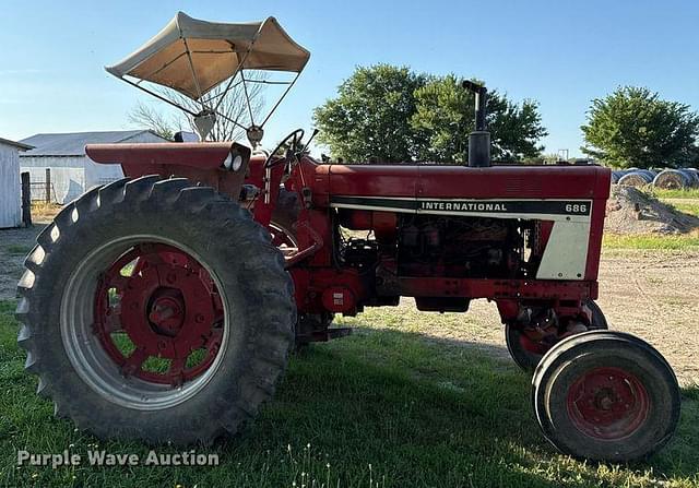 Image of International Harvester 686 equipment image 3
