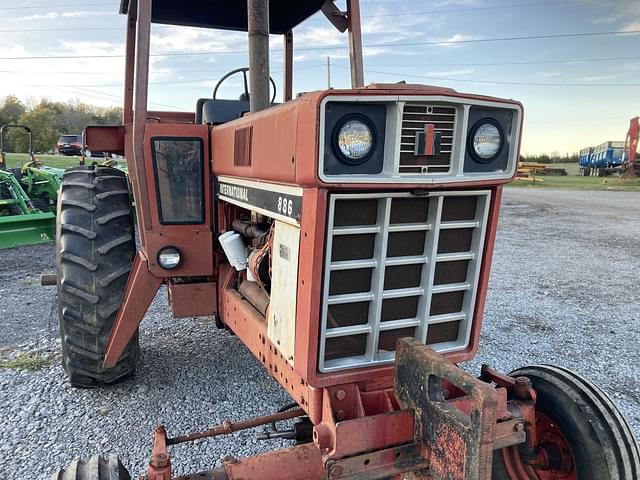 Image of International Harvester 886 equipment image 1