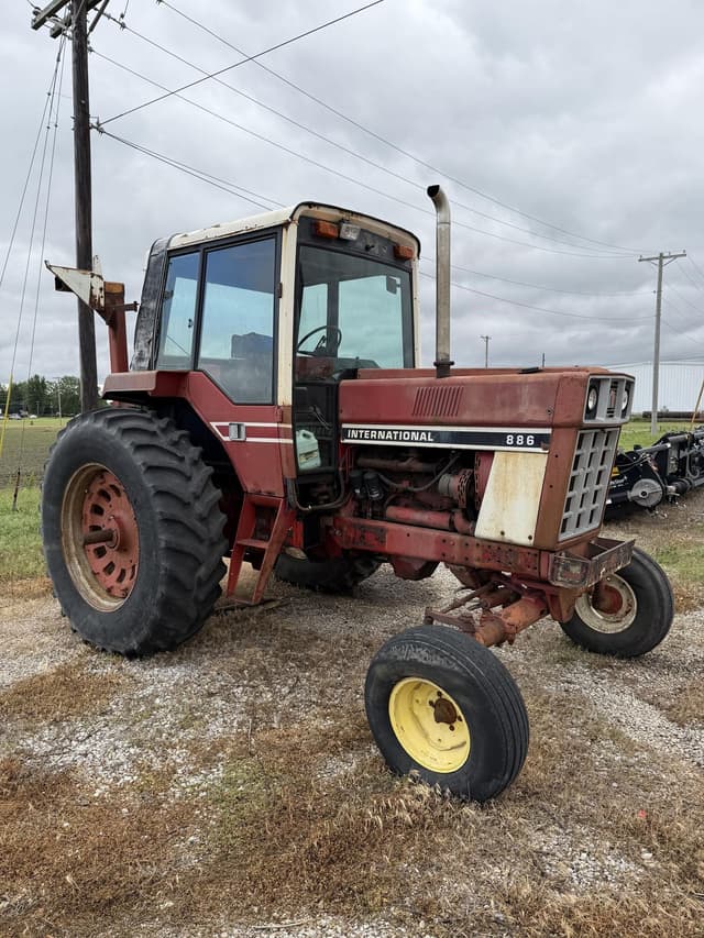 Image of International Harvester 886 equipment image 2