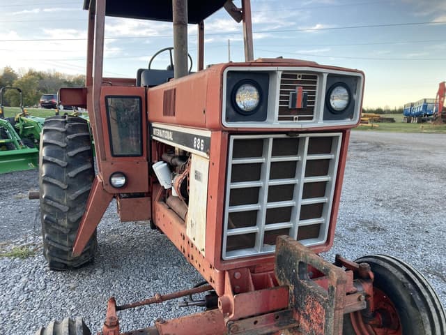 Image of International Harvester 886 equipment image 1