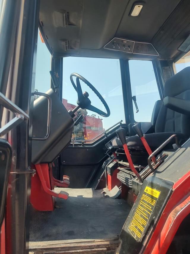 Image of International Harvester 986 equipment image 4