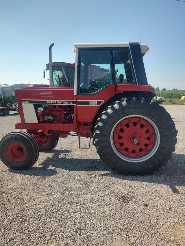 Image of International Harvester 986 equipment image 3