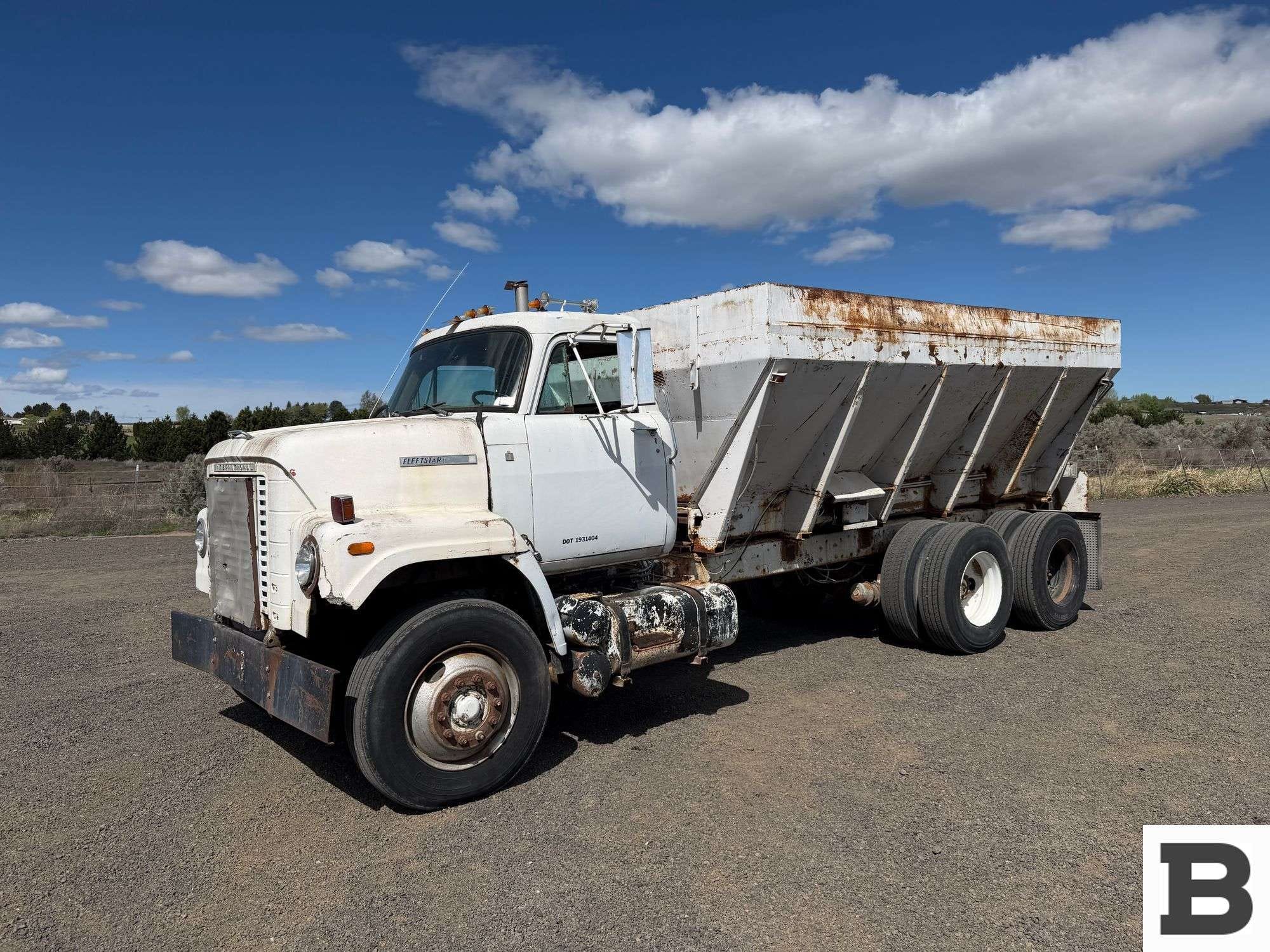 1977 International Fleetstar Equipment Image0