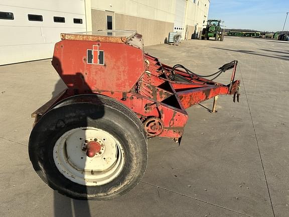 Image of International Harvester 510 equipment image 1