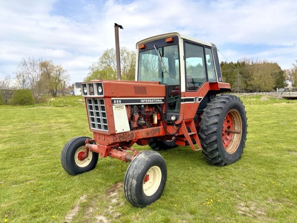 1977 International Harvester 886 Equipment Image0