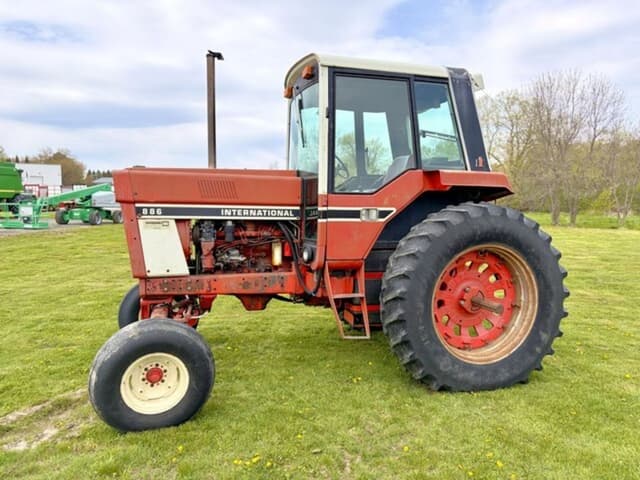 Image of International Harvester 886 equipment image 2