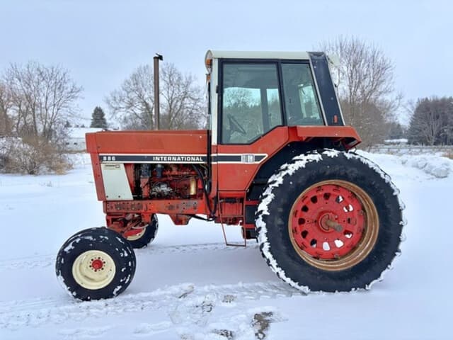 Image of International Harvester 886 equipment image 2