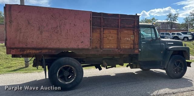 Image of International Loadstar 1600 equipment image 3