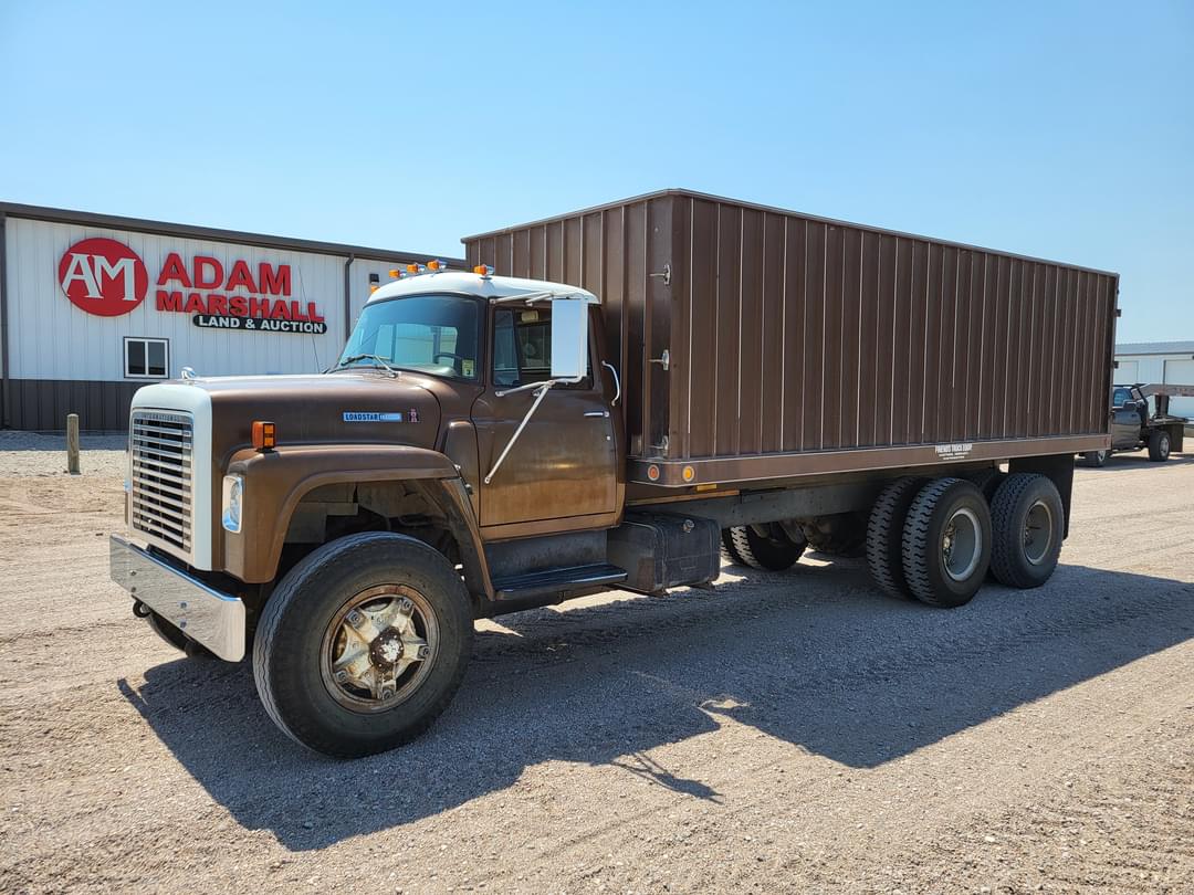 Image of International Loadstar 1800 Primary image