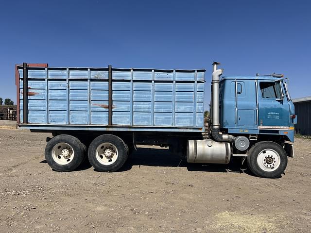 Image of International Transtar II equipment image 3