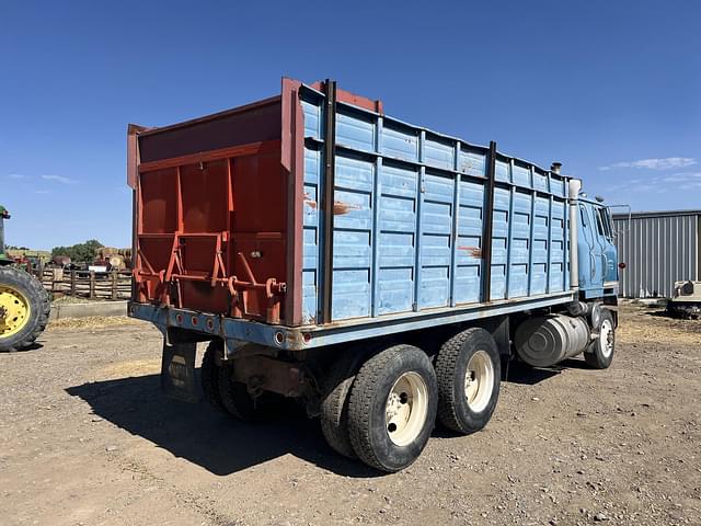 Image of International Transtar II equipment image 4