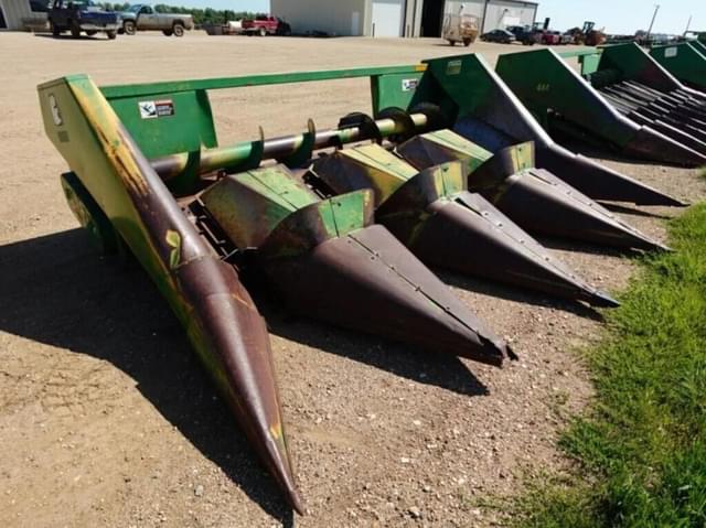 Image of John Deere 444 equipment image 1