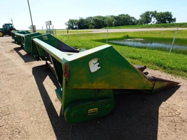 Image of John Deere 444 equipment image 3