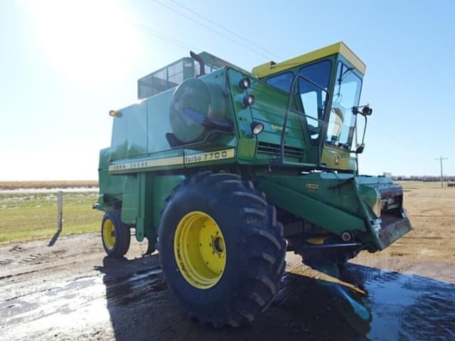 Image of John Deere 7700 equipment image 3