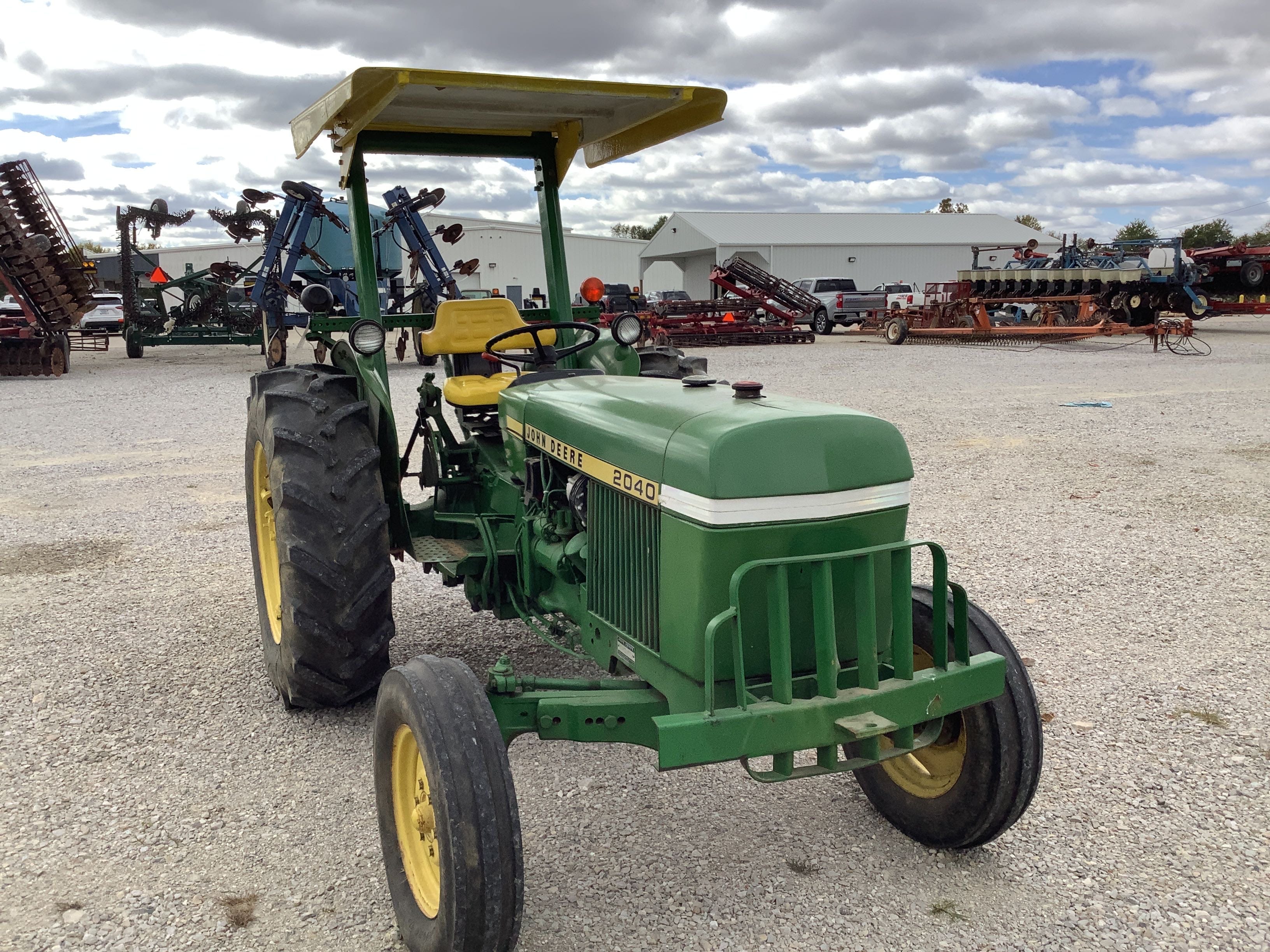 1977 John Deere 2040 Equipment Image0