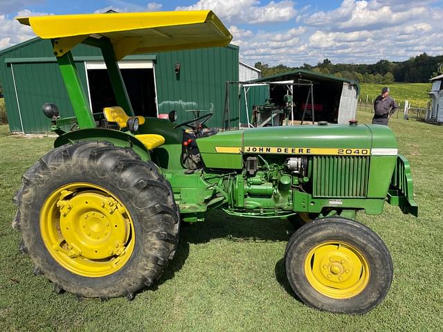 Image of John Deere 2040 equipment image 1