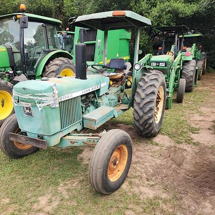 Image of John Deere 2040 Image 1