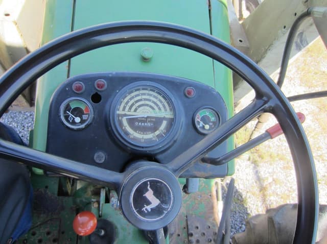 Image of John Deere 2040 equipment image 4