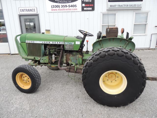Image of John Deere 2040 equipment image 1