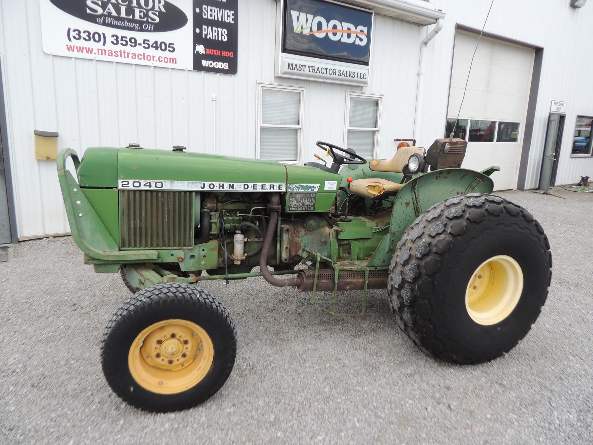 1977 John Deere 2040 Equipment Image0