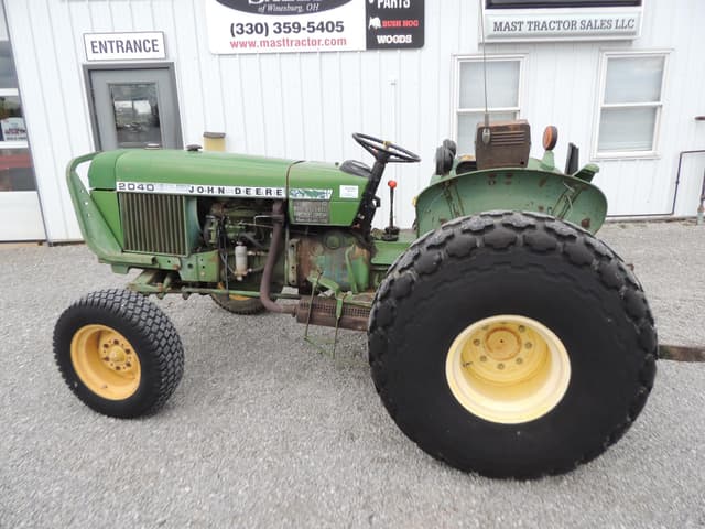 Image of John Deere 2040 equipment image 1