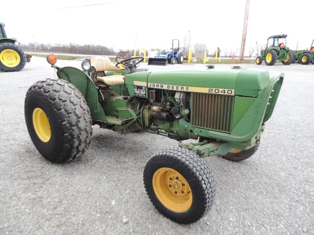 Image of John Deere 2040 equipment image 2