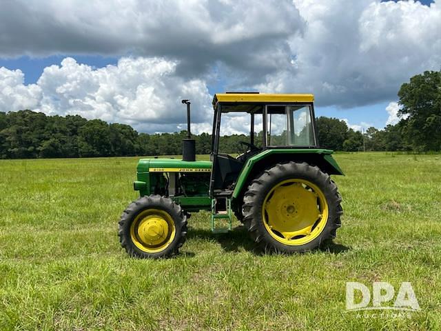 Image of John Deere 2130 equipment image 2