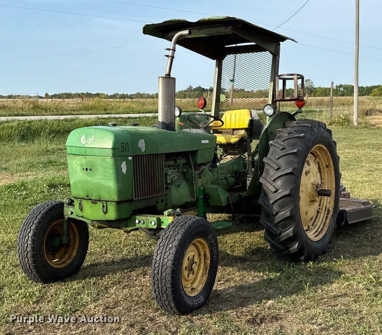 1977 John Deere 2240 Equipment Image0