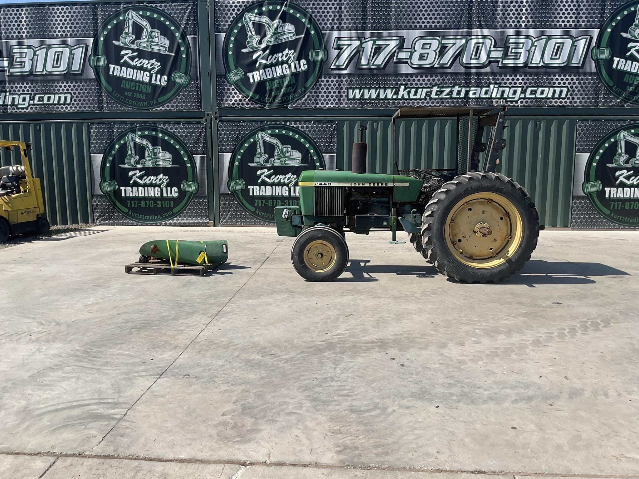 1977 John Deere 2440 Equipment Image0