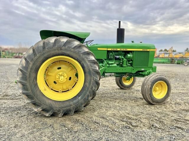 Image of John Deere 2640 equipment image 3
