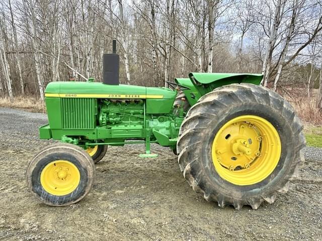Image of John Deere 2640 equipment image 2