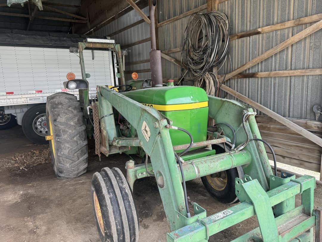 Image of John Deere 2640 Primary image