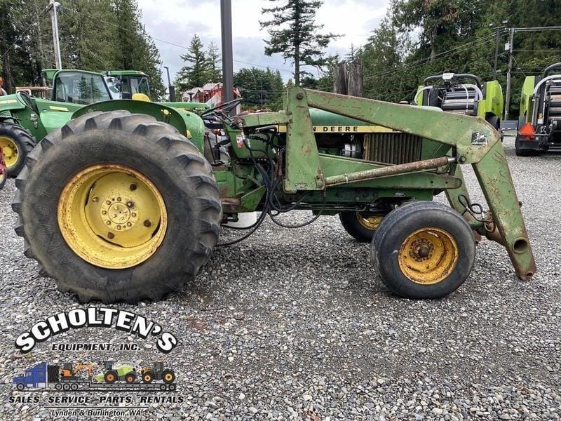 1977 John Deere 2640 Equipment Image0