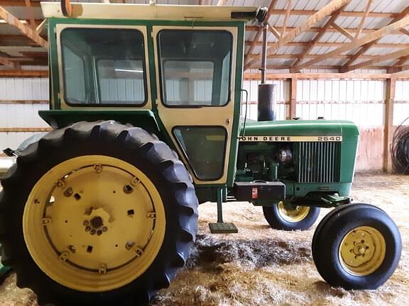 Image of John Deere 2640 equipment image 1