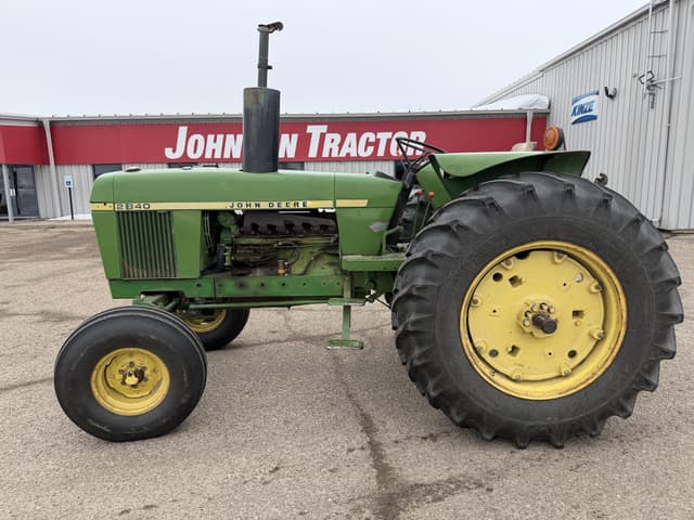 Image of John Deere 2840 equipment image 1