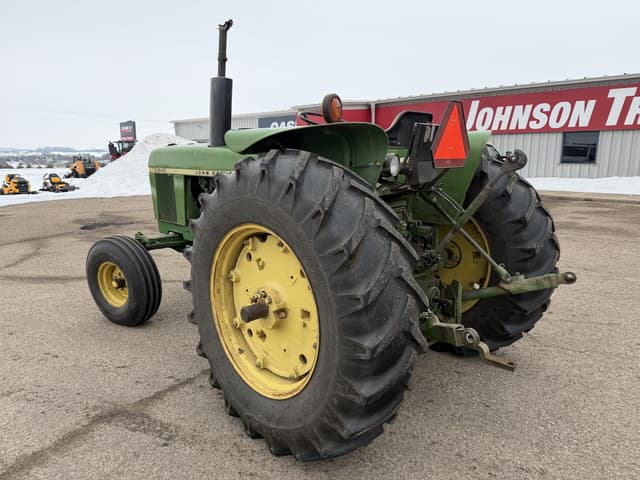 Image of John Deere 2840 equipment image 2