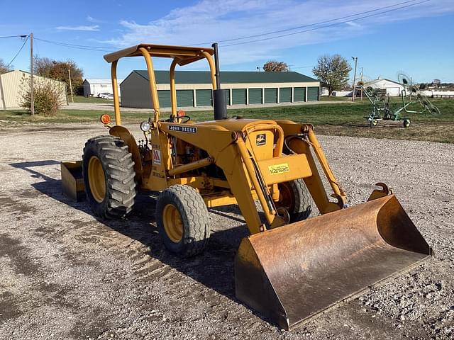 Image of John Deere 300-B equipment image 2