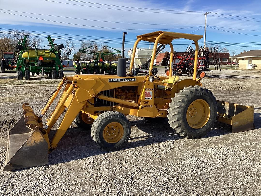 Image of John Deere 300-B Primary image