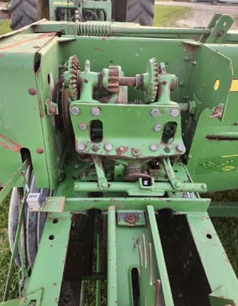 Image of John Deere 336 equipment image 3