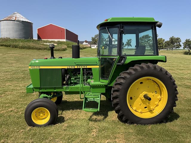 Image of John Deere 4030 equipment image 1