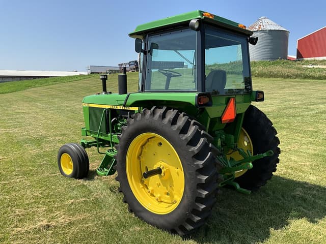 Image of John Deere 4030 equipment image 3