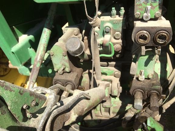 Image of John Deere 4230 equipment image 2