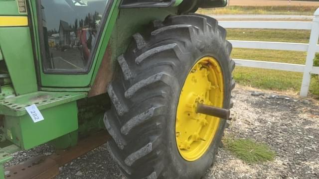 Image of John Deere 4230 equipment image 3