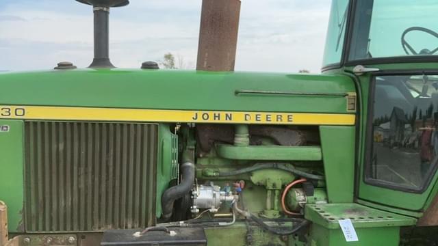 Image of John Deere 4230 equipment image 2